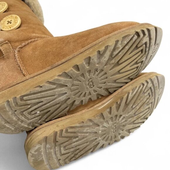 Ugg 1873 Sheepskin Shearling Bailey Triple Button Boots Women's 5 - Picture 16 of 16